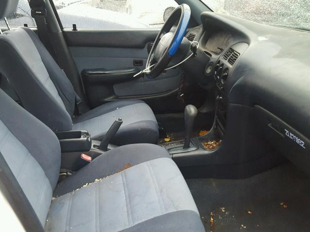 1Y1SK5361PZ003667 - 1993 GEO PRIZM BASE WHITE photo 5