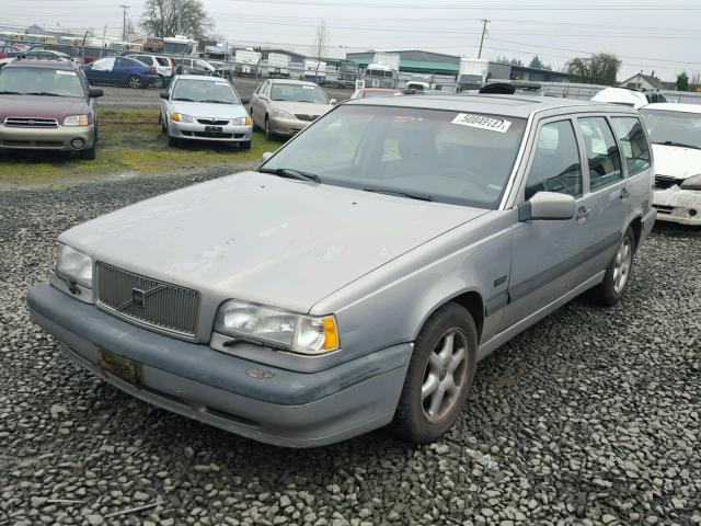 YV1LW5545T2204249 - 1996 VOLVO 850 BASE GRAY photo 2