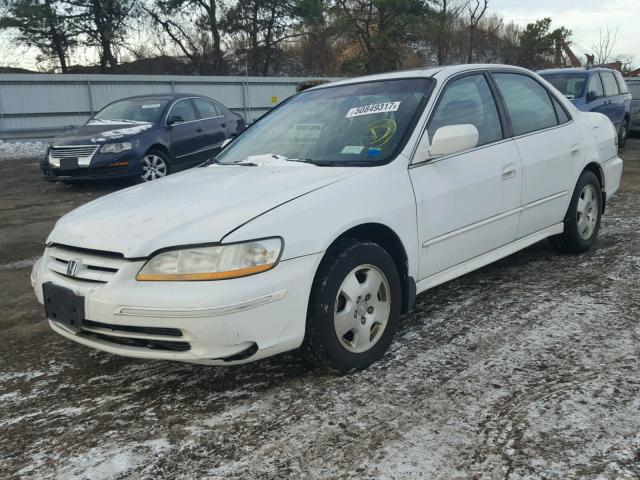 1HGCG16531A052611 - 2001 HONDA ACCORD EX WHITE photo 2