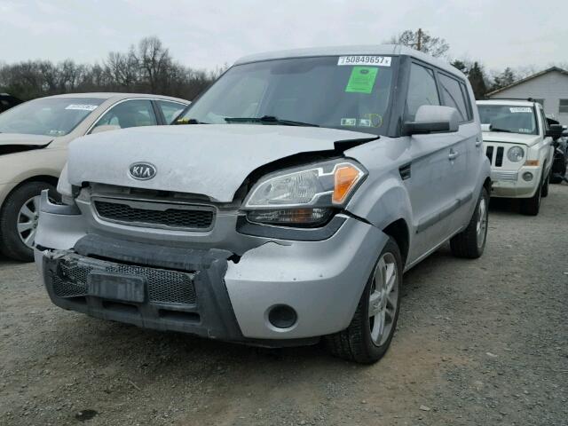 KNDJT2A21B7721851 - 2011 KIA SOUL + SILVER photo 2