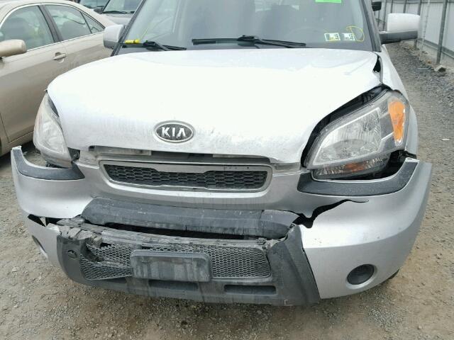 KNDJT2A21B7721851 - 2011 KIA SOUL + SILVER photo 9