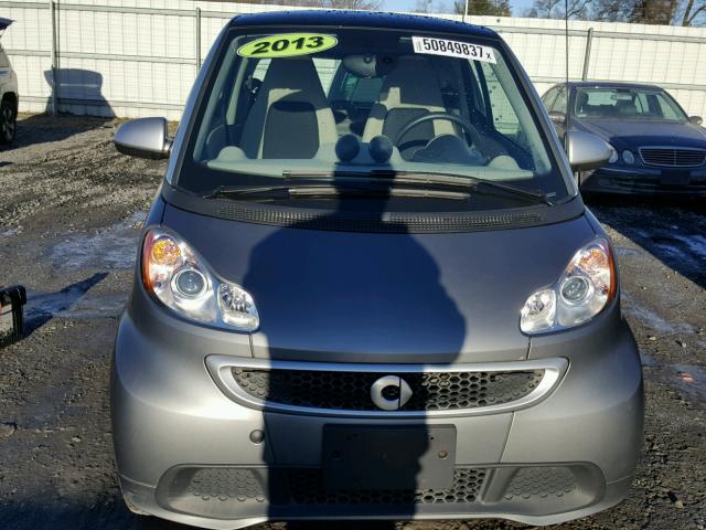 WMEEJ9AAXDK710193 - 2013 SMART FORTWO ELE GRAY photo 9