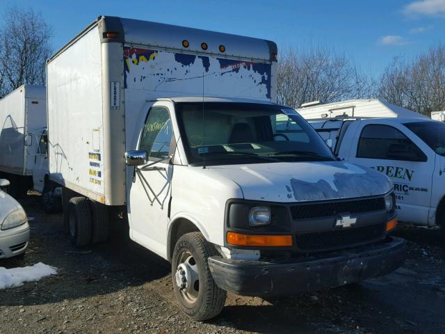 1GBHG31U431119397 - 2003 CHEVROLET EXPRESS G3 WHITE photo 1