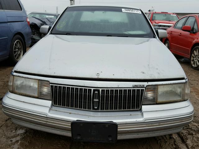 1LNLM9848LY633361 - 1990 LINCOLN CONTINENTA SILVER photo 9