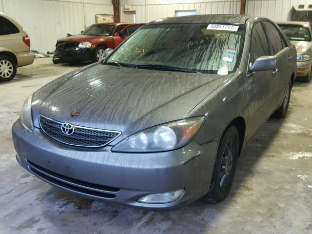 4T1BE32K14U914990 - 2004 TOYOTA CAMRY LE GRAY photo 2