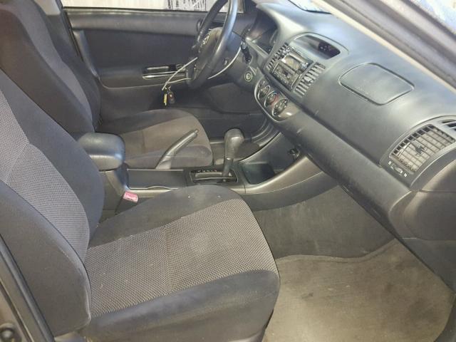 4T1BE32K14U914990 - 2004 TOYOTA CAMRY LE ნაცრისფერი ფოტო 5