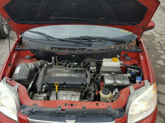 KL1TD56E39B665923 - 2009 CHEVROLET AVEO LS RED photo 7