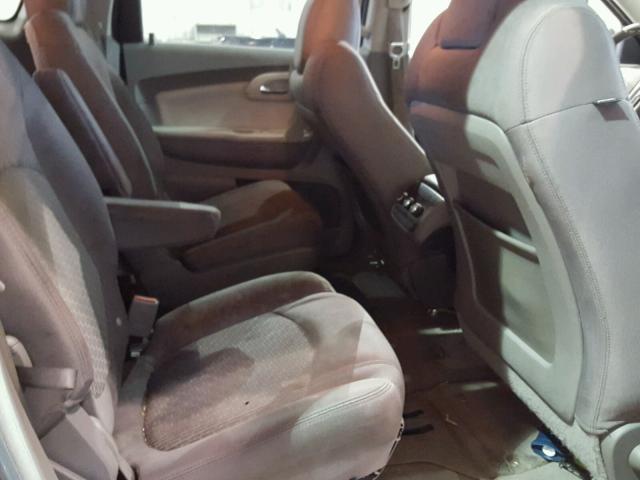 1GNKRGED2BJ182632 - 2011 CHEVROLET TRAVERSE L GRAY photo 6