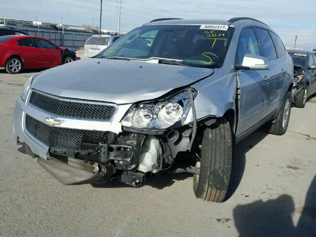 1GNKVGED8BJ101760 - 2011 CHEVROLET TRAVERSE L SILVER photo 2