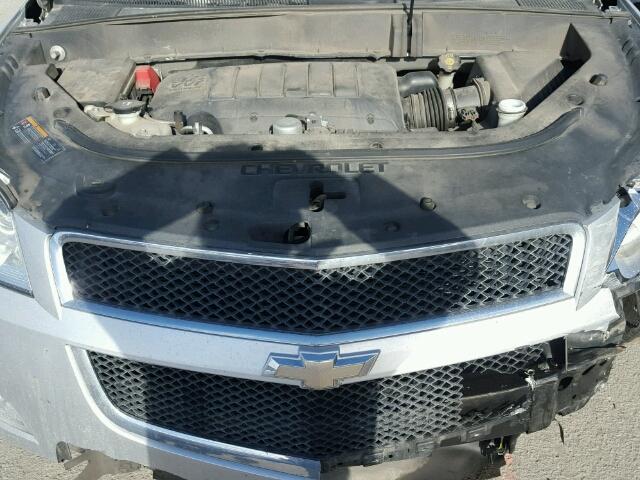 1GNKVGED8BJ101760 - 2011 CHEVROLET TRAVERSE L SILVER photo 7