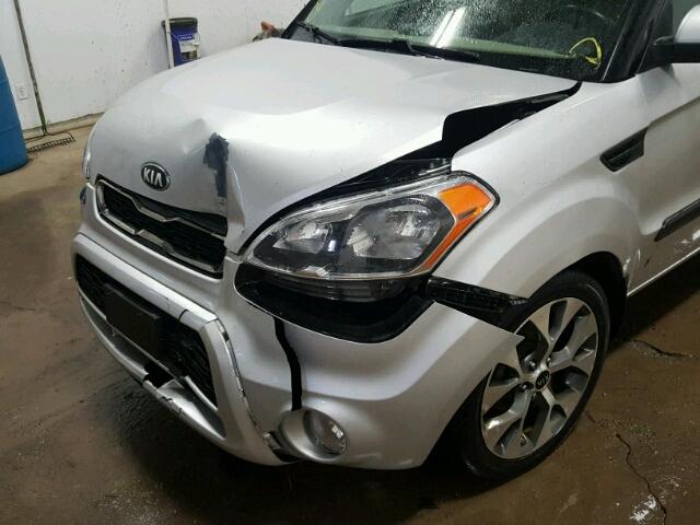 KNDJT2A6XD7587315 - 2013 KIA SOUL + SILVER photo 9