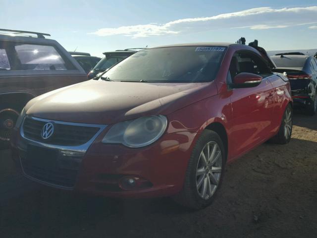 WVWBA71F29V012751 - 2009 VOLKSWAGEN EOS TURBO RED photo 2