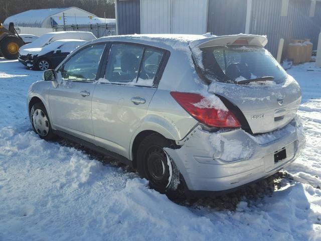 3N1BC13E89L377403 - 2009 NISSAN VERSA S SILVER photo 3