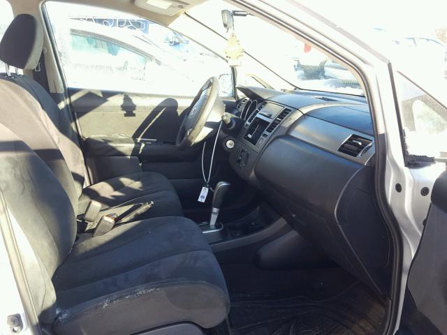 3N1BC13E89L377403 - 2009 NISSAN VERSA S SILVER photo 5