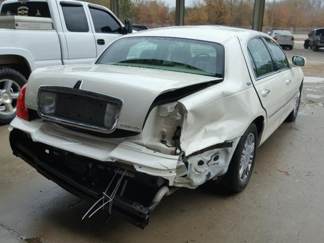 1LNHM82V57Y603936 - 2007 LINCOLN TOWN CAR S WHITE photo 4