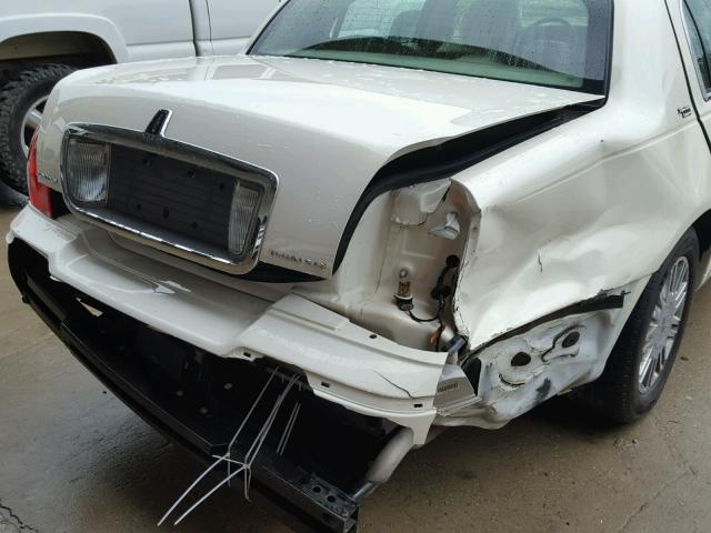 1LNHM82V57Y603936 - 2007 LINCOLN TOWN CAR S WHITE photo 9