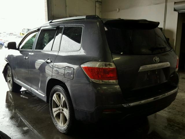 5TDDK3EHXDS239652 - 2013 TOYOTA HIGHLANDER GRAY photo 3