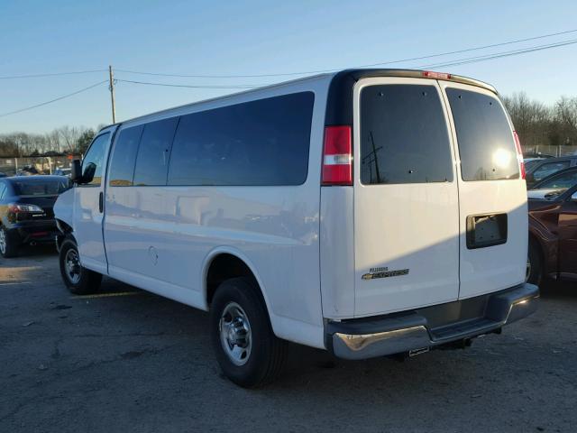 1GAZGPFG1H1111686 - 2017 CHEVROLET EXPRESS G3 WHITE photo 3