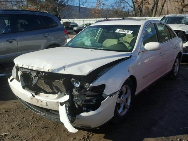 KMHFC46F66A137544 - 2006 HYUNDAI AZERA SE WHITE photo 2