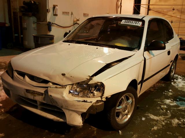 KMHCF35G42U198964 - 2002 HYUNDAI ACCENT L WHITE photo 2