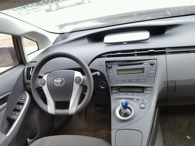 JTDKN3DU6A5068459 - 2010 TOYOTA PRIUS SILVER photo 9