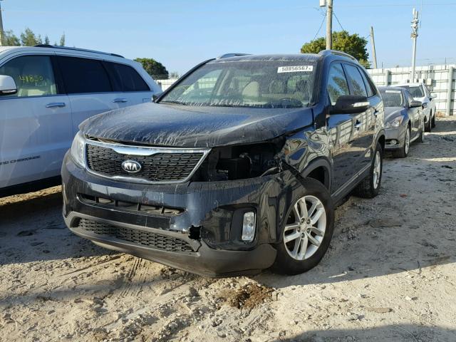 5XYKT4A62FG635833 - 2015 KIA SORENTO LX BLACK photo 2