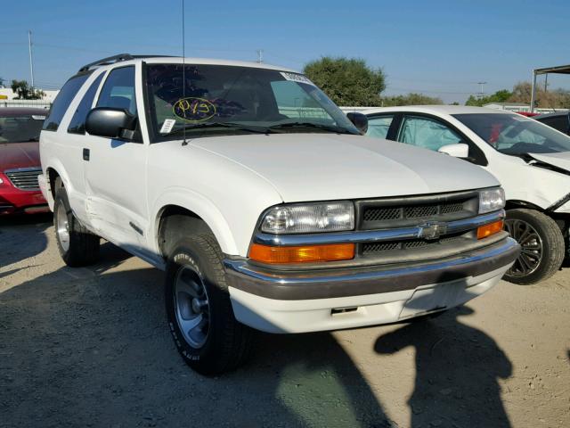 1GNCS18W9YK194427 - 2000 CHEVROLET BLAZER WHITE photo 1