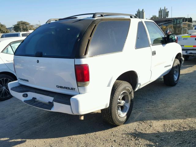 1GNCS18W9YK194427 - 2000 CHEVROLET BLAZER WHITE photo 4