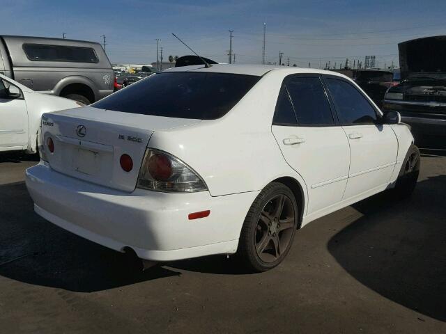 JTHBD182110002672 - 2001 LEXUS IS 300 WHITE photo 4