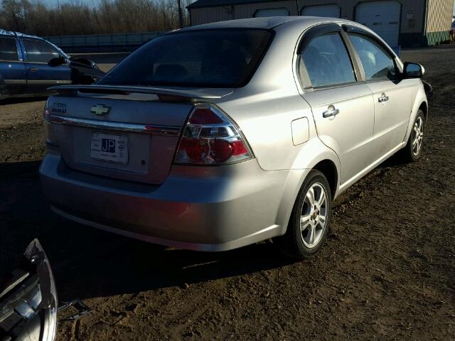 KL1TG56EX9B316636 - 2009 CHEVROLET AVEO LT SILVER photo 4