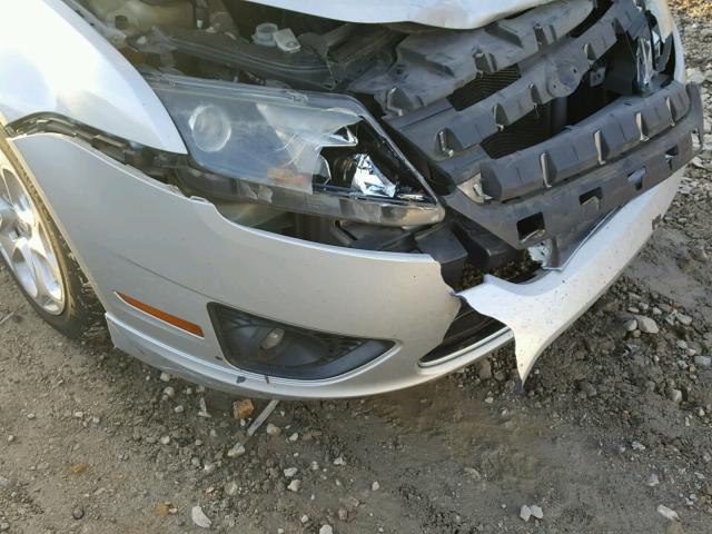 3FAHP0HA9AR127445 - 2010 FORD FUSION SE SILVER photo 9