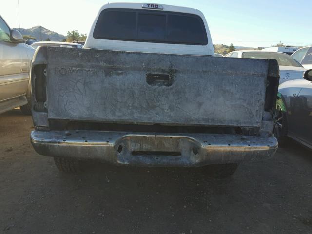 5TEGN92N04Z430078 - 2004 TOYOTA TACOMA DOU WHITE photo 9