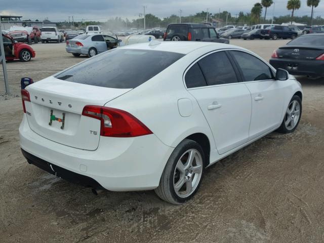 YV1622FS4C2138393 - 2012 VOLVO S60 T5 WHITE photo 4