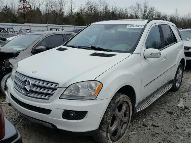 4JGBB86E28A404908 - 2008 MERCEDES-BENZ ML 350 WHITE photo 2