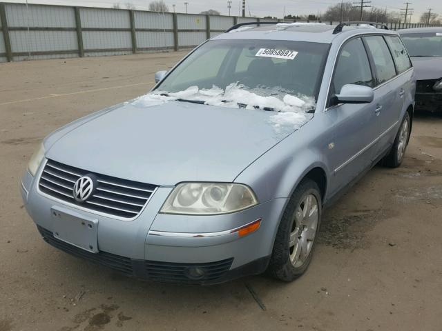 WVWYH63B52E001419 - 2002 VOLKSWAGEN PASSAT GLX BLUE photo 2