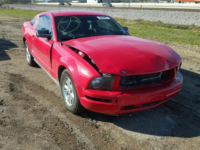 1ZVHT80N885176861 - 2008 FORD MUSTANG RED photo 1