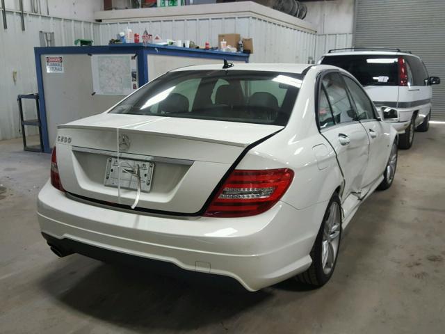 WDDGF4HB3CR220295 - 2012 MERCEDES-BENZ C 250 WHITE photo 4