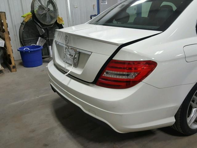 WDDGF4HB3CR220295 - 2012 MERCEDES-BENZ C 250 WHITE photo 9