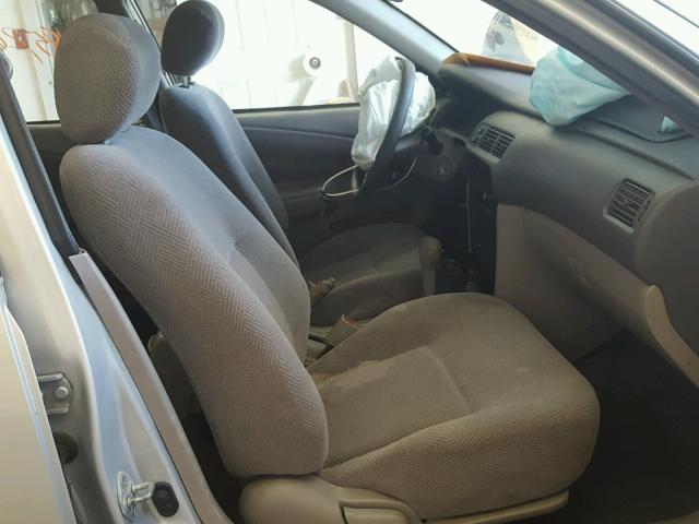 1Y1SK528X1Z436544 - 2001 CHEVROLET GEO PRIZM 银色 照片 5