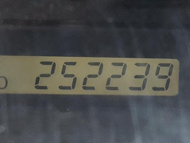 4T1BE32K32U623095 - 2002 TOYOTA CAMRY LE 银色 照片 8