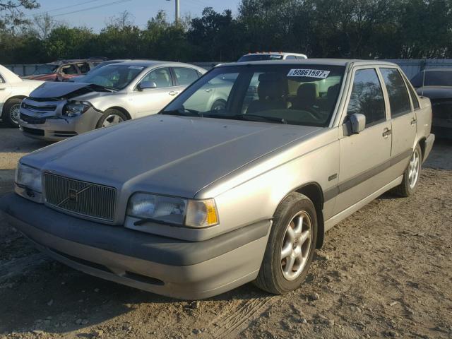 YV1LS5513S1215045 - 1995 VOLVO 850 BASE SILVER photo 2