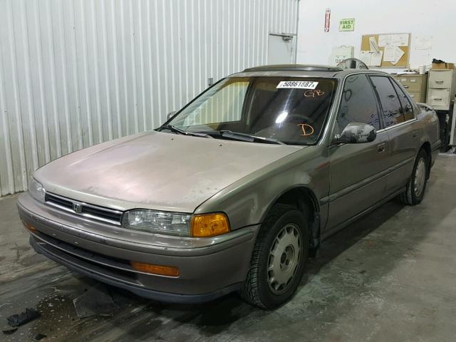 1HGCB7677PA011720 - 1993 HONDA ACCORD EX SILVER photo 2