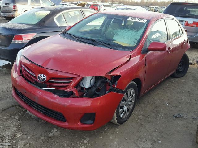 2T1BU4EE5DC956773 - 2013 TOYOTA COROLLA BA RED photo 2