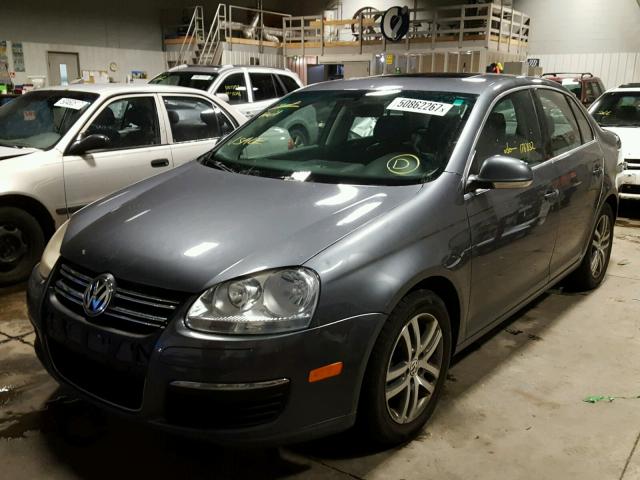 3VWDG71K16M656653 - 2006 VOLKSWAGEN JETTA 2.5 GRAY photo 2