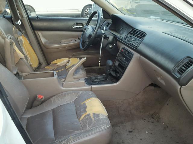 1HGCD5669RA104876 - 1994 HONDA ACCORD EX WHITE photo 5