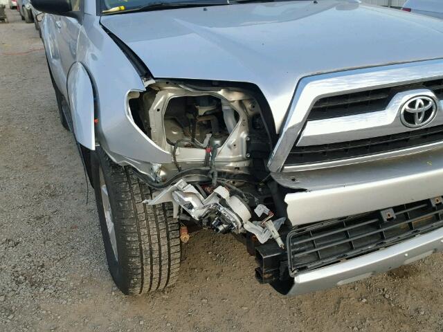 JTEBU14R770109931 - 2007 TOYOTA 4RUNNER SR SILVER photo 9