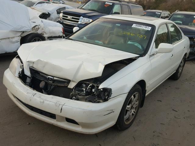 19UUA5668YA025422 - 2000 ACURA 3.2TL WHITE photo 2