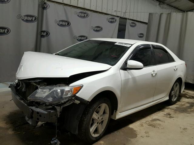 4T1BF1FK7EU362604 - 2014 TOYOTA CAMRY L WHITE photo 2