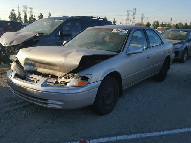 JT2BF22K2V0078765 - 1997 TOYOTA CAMRY LE GOLD photo 2