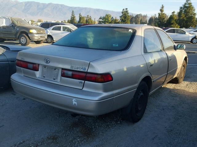 JT2BF22K2V0078765 - 1997 TOYOTA CAMRY LE GOLD photo 4